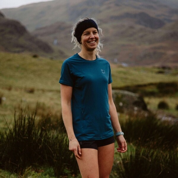 퐁당닷컴,★이월 상품★ 레드 퍼포먼스 티셔츠,영국 감성 프리미엄 레드, High quality 기능성 원단의 러닝, 아웃도어 티셔츠,레드,수영, 물놀이 > 어패럴 > 반바지, 티셔츠, 후디