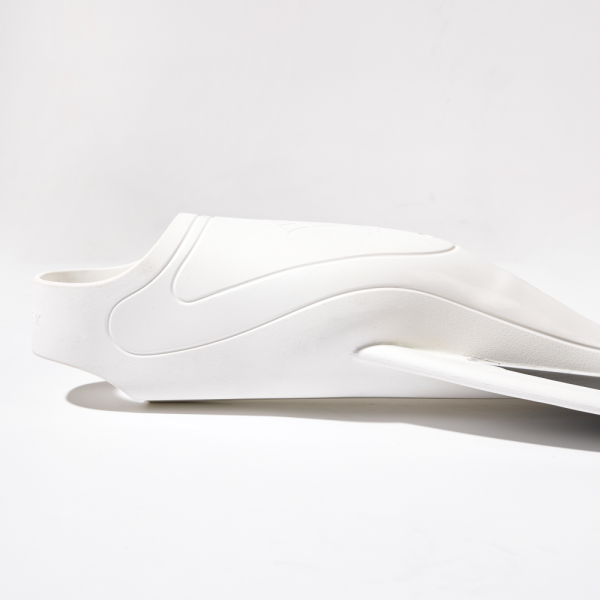 퐁당닷컴,델핏 카본 바이핀,[예약 판매 특가 ~5/30 300,000원 인하 혜택] 고탄성 카본 블레이드와 오토클레이드 성형으로 제작된 고성능 핀입니다. 에너지 응축 시스템과 방향성 윙 구조로 효율적인 추진력을 제공하며, 착용감과 부력을 동시에 잡은 퍼포먼스 카본핀 '델핏'으로 업그레이드된 다이빙을 경험하세요.,더블케이,프리다이빙 > 오리발 > 카본핀