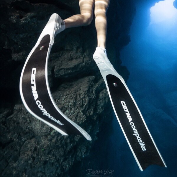 퐁당닷컴,세트마 다이나미테크,CETMA DYNAMI-TECH,예약주문 상품으로 Short 혹은 커스텀 선택 시 3개월 까지 소요될 수 있습니다.,세트마,프리다이빙 > 오리발 > 카본핀